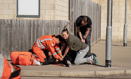 Students and paramedics at the simulation event