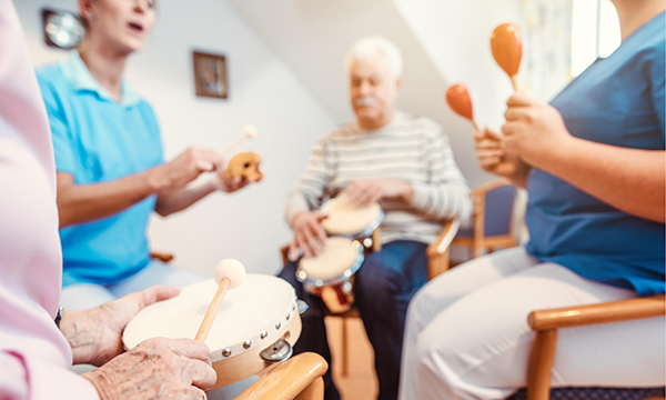 Providing music therapy for people with dementia in an acute mental health setting