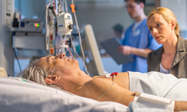 Partnership working between nurses and patients’ families in the critical care environment