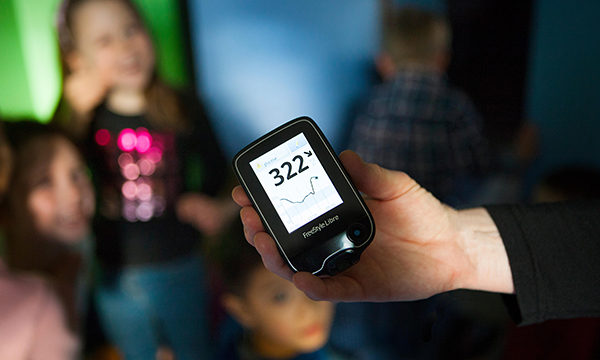 Managing type 1 diabetes in school children: knowledge and attitudes of primary school teachers in Greece