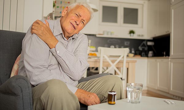 Moving away from medicines: an overview of chronic pain management