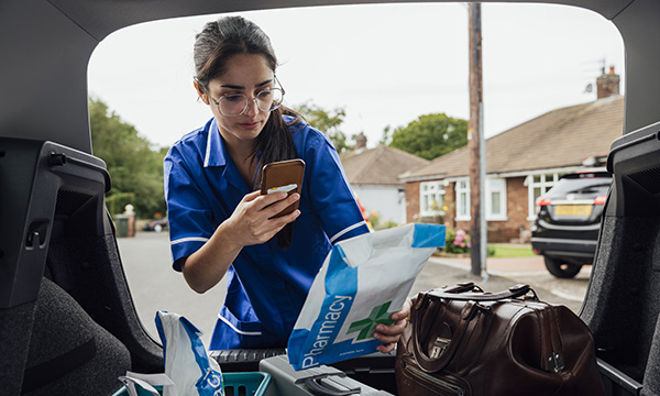 The Queen’s Nursing Institute (QNI) has published a draft set of standards to support specialist community nursing practitioner qualifications