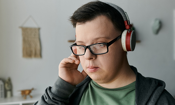 Exploring the feasibility of providing hearing screenings by a community learning disability health promotion team