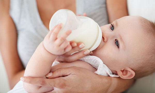 Bottle_feeding-iStock.jpg