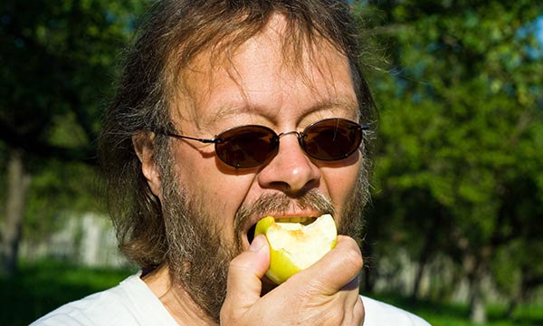 Eat_Apple-iStock.jpg