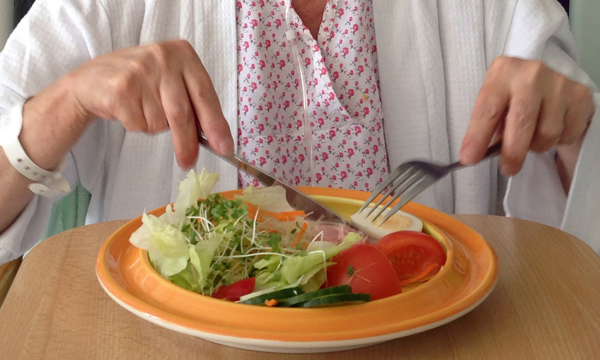 Dementia friendly crockery