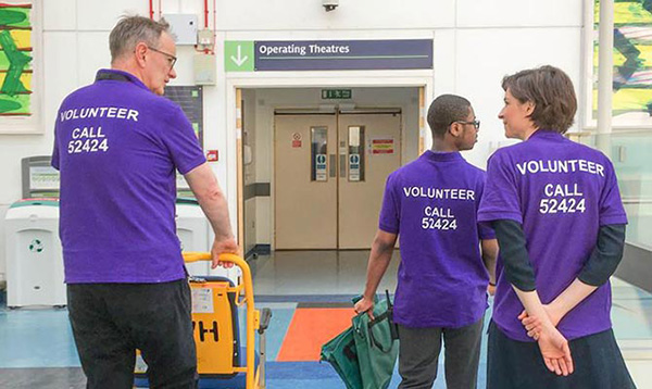Hospital volunteers 