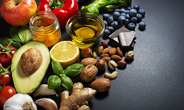 Use of nutrition therapy in the management of diabetes mellitus