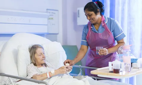 How to administer oral medicines safely in health and social care settings