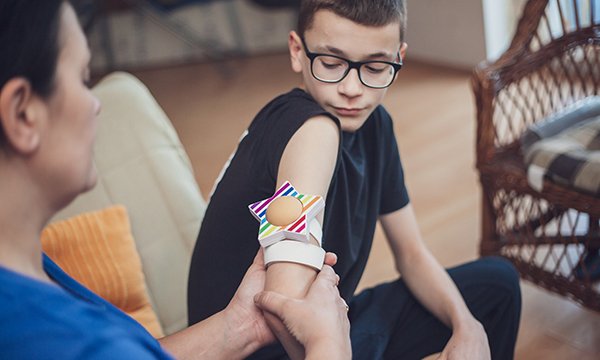 Supporting adolescents with type 1 diabetes during the transition from child to adult services: a literature review