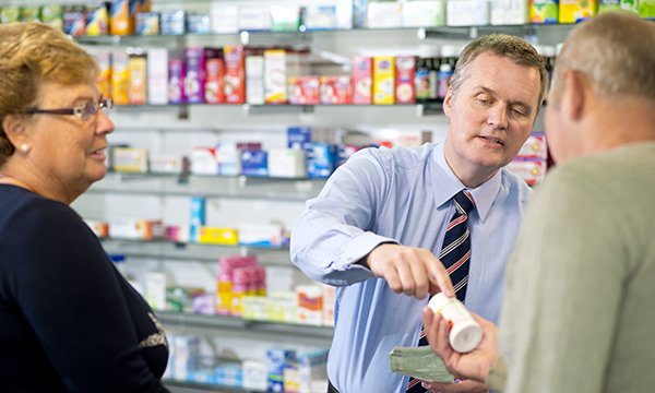 Feasibility of a referral pathway to community pharmacy for patients taking oral anticancer medication