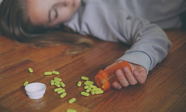 over 26,000 children and young people were admitted to hospital in England after poisoning themselves in 2017-18