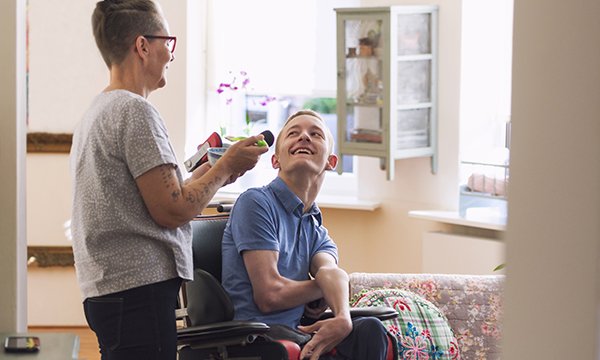 Caring for people with motor neurone disease