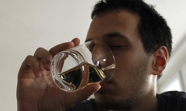 Alcohol use of UK military personnel during active service and on return to civilian life: veterans’ experiences