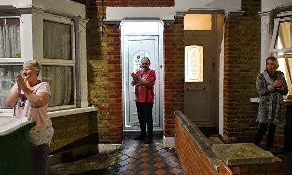 Applauding NHS workers 