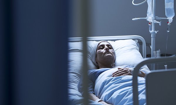 Artificial hydration at the end of life: balancing benefits and risks in the absence of conclusive evidence