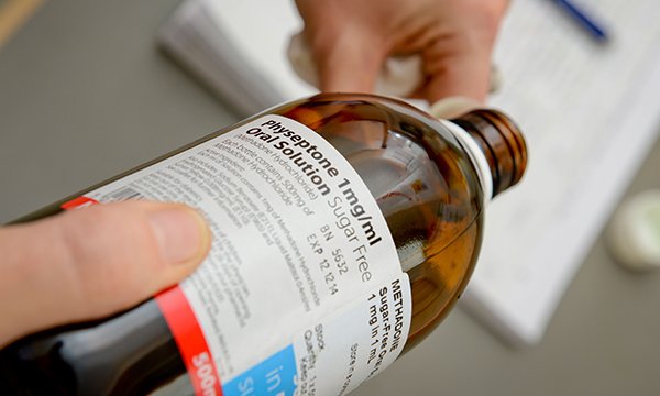 Treating opiate dependence in primary care: the role of non-medical prescribers