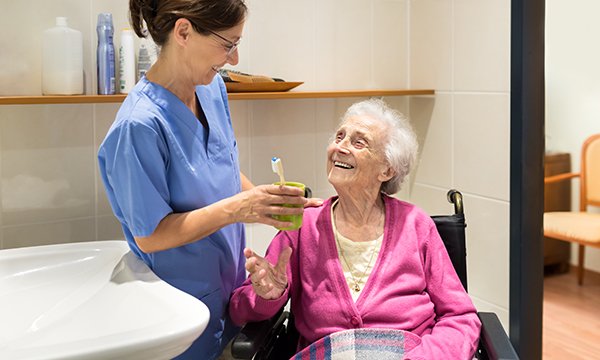 Effective mouth care for older people living in nursing homes