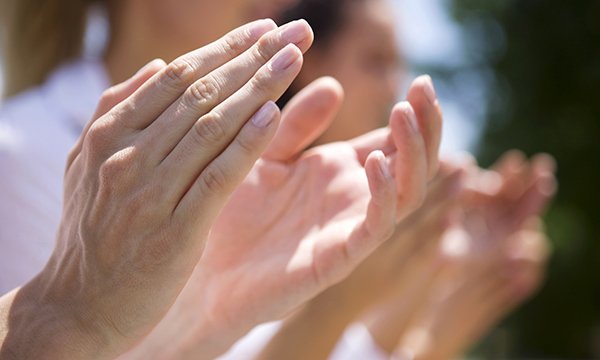 Slow handclap for PM