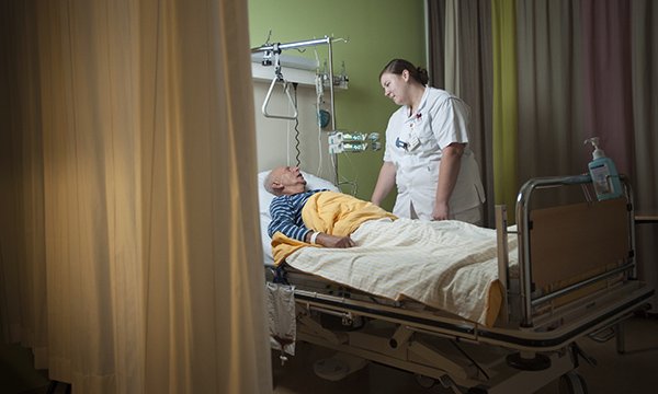 Managing symptoms at the end of life: a guide for non-palliative care nurses