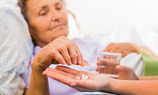 Involving older people in decisions about deprescribing in end of life care