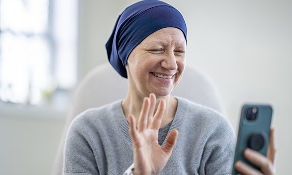 Exploring patients’ and healthcare professionals’ experiences of virtual clinics during COVID-19