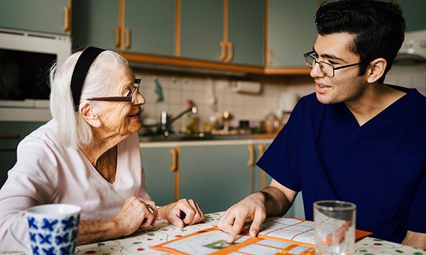 Nutritional management in mesothelioma: qualitative insights into healthcare professionals’ perceptions and experiences