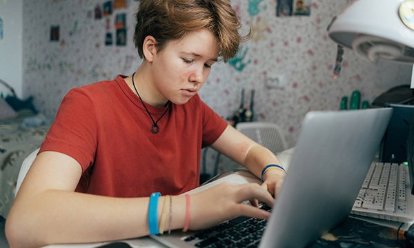 Understanding and supporting young people exposed to online misinformation about eczema