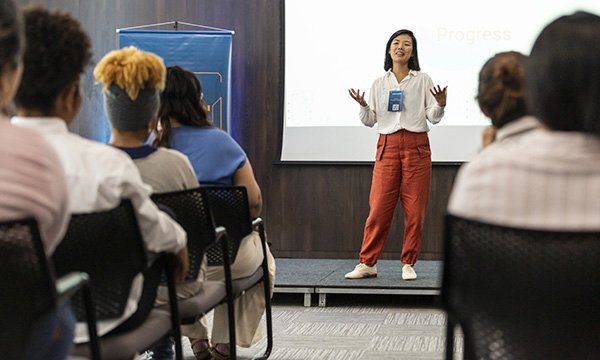 How to give an effective conference presentation