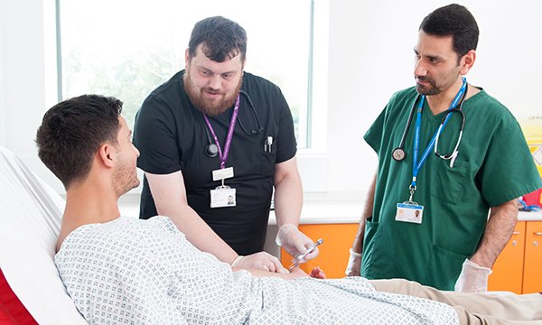 A government decision to restrict funding for higher-level nursing apprenticeships has drawn criticism from nurse leaders