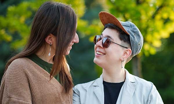 Experiences of cisgender siblings with their transgender siblings: a professional and personal perspective