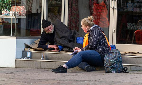 Exploring the challenges of providing palliative care to people experiencing homelessness