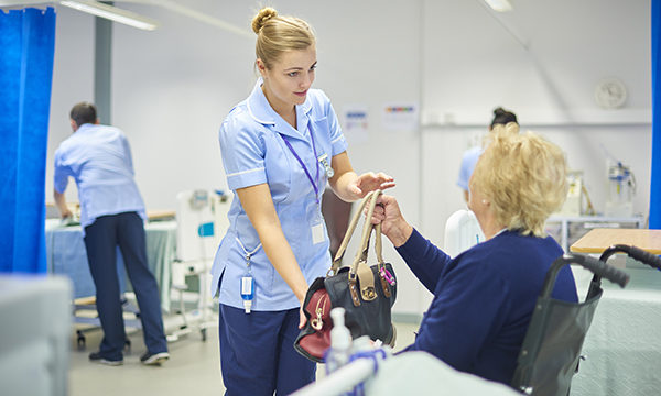 GPs’ opinions of discharge summaries generated by advanced nurse practitioners in emergency care settings